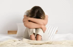 Ngủ sớm nhưng không ngủ được