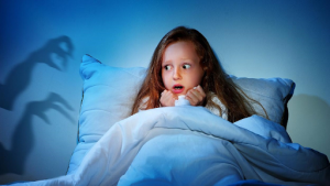 trẻ 4 tuổi ngủ ít